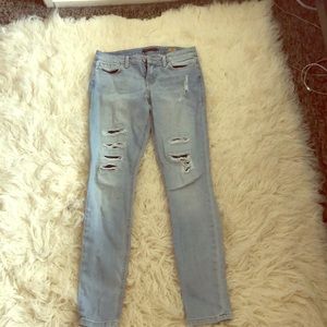 Level 99 light wash distressed ripped jeans size27